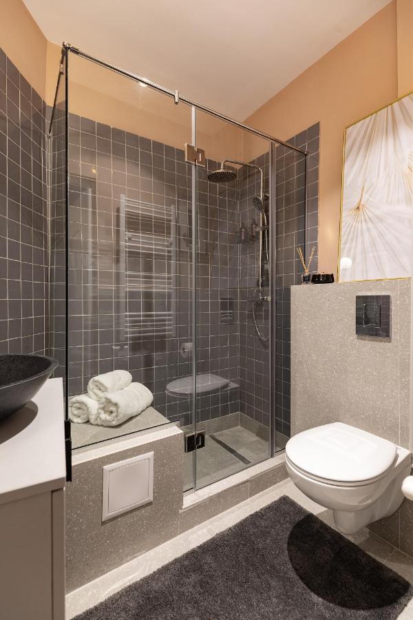 Ferienwohnung Qult - Orient Express Bukarest Exterior foto
